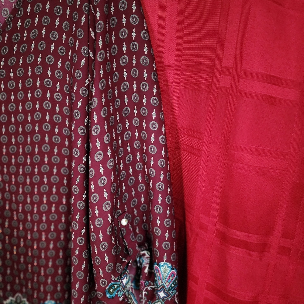 Plus Size Top - Picture 2 of 2